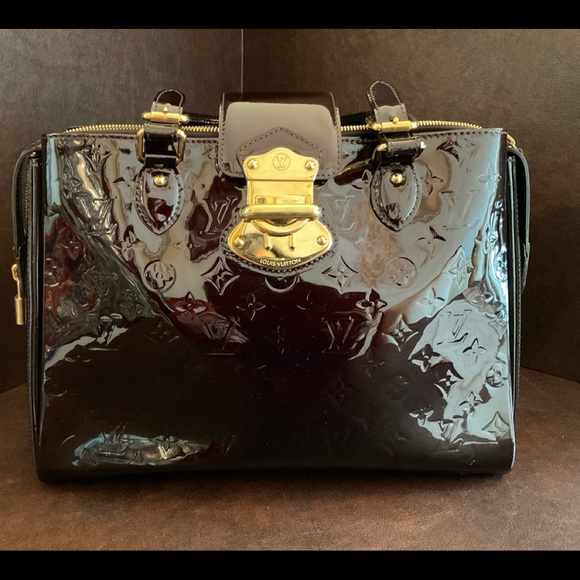 LIKE NEW AUTHENTIC LOUIS VUITTON Handbag purchased in Barcelona. - Picture 1 of 4